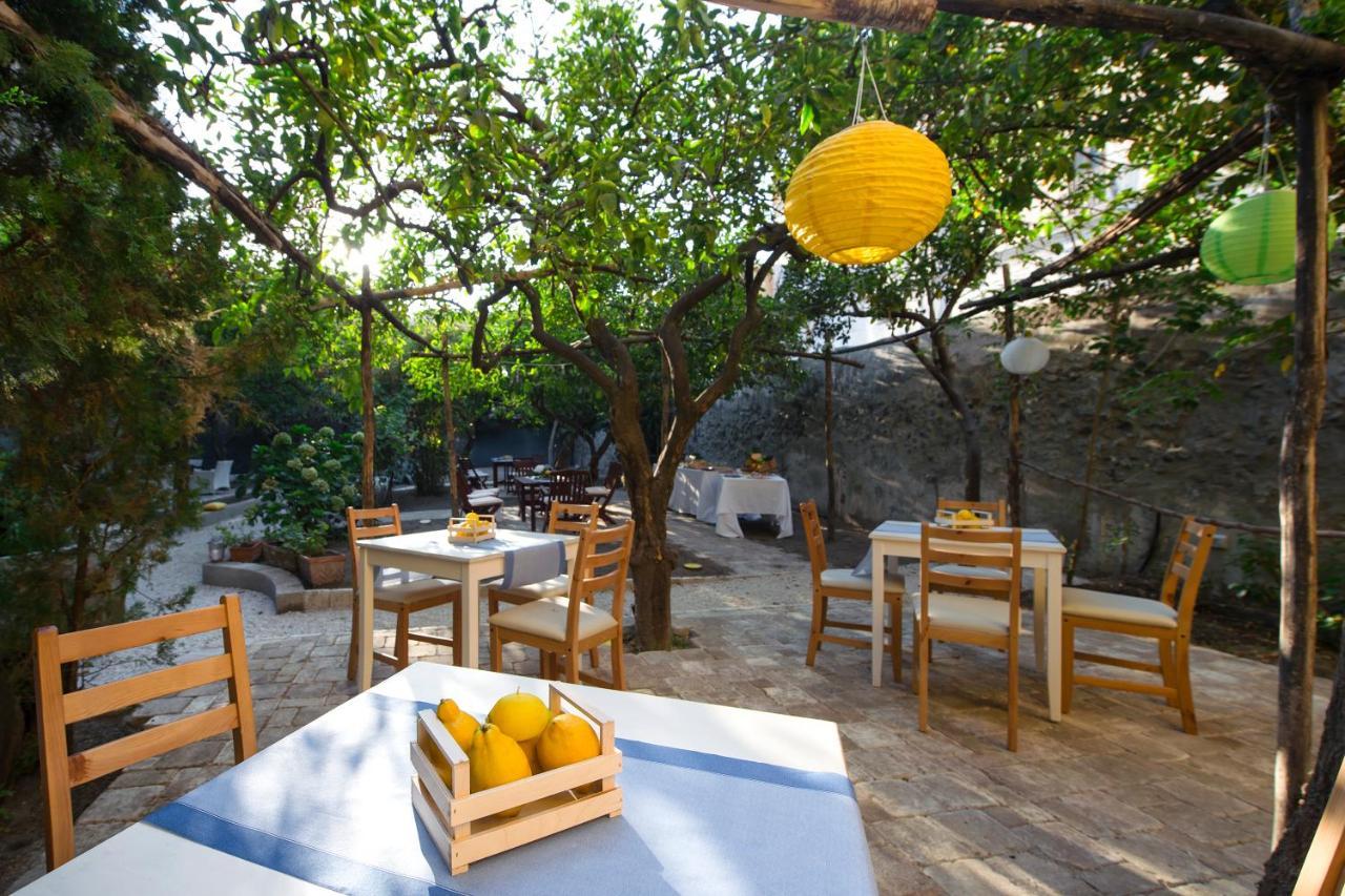 Il Giardino Di Tonia - Oplontis Guest House - Bed & Garden - 토레 안눈치아타 외부 사진