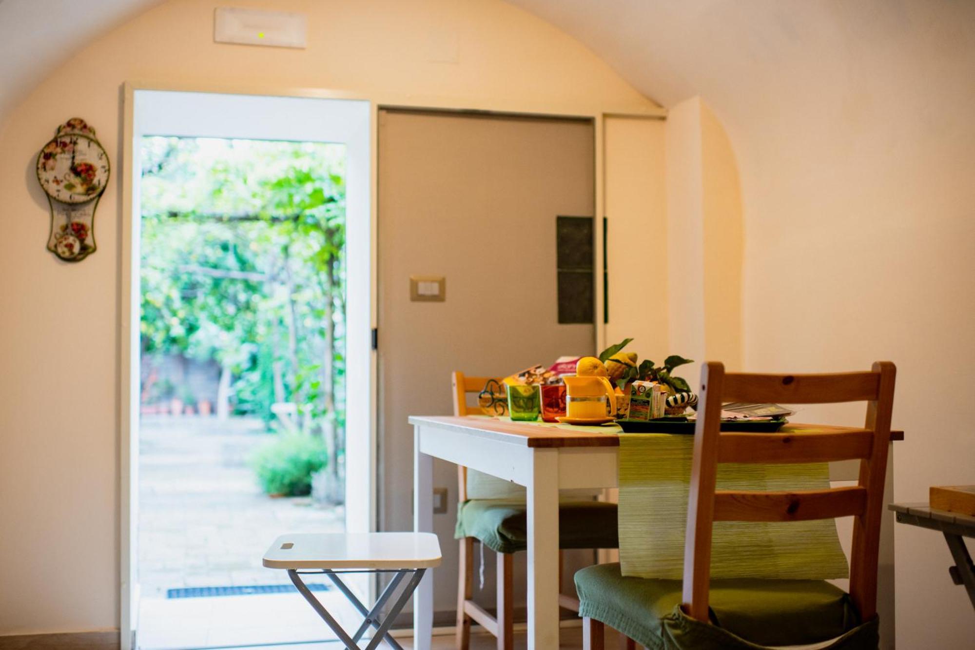 Il Giardino Di Tonia - Oplontis Guest House - Bed & Garden - 토레 안눈치아타 외부 사진