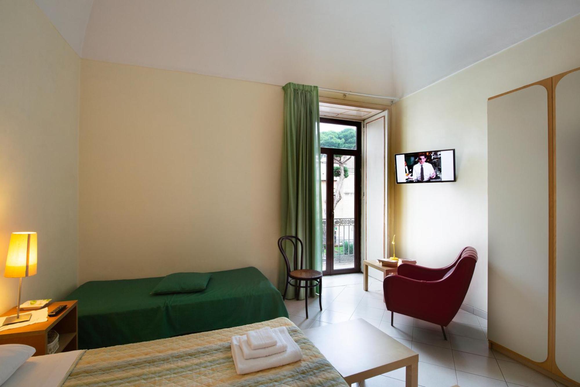 Il Giardino Di Tonia - Oplontis Guest House - Bed & Garden - 토레 안눈치아타 객실 사진