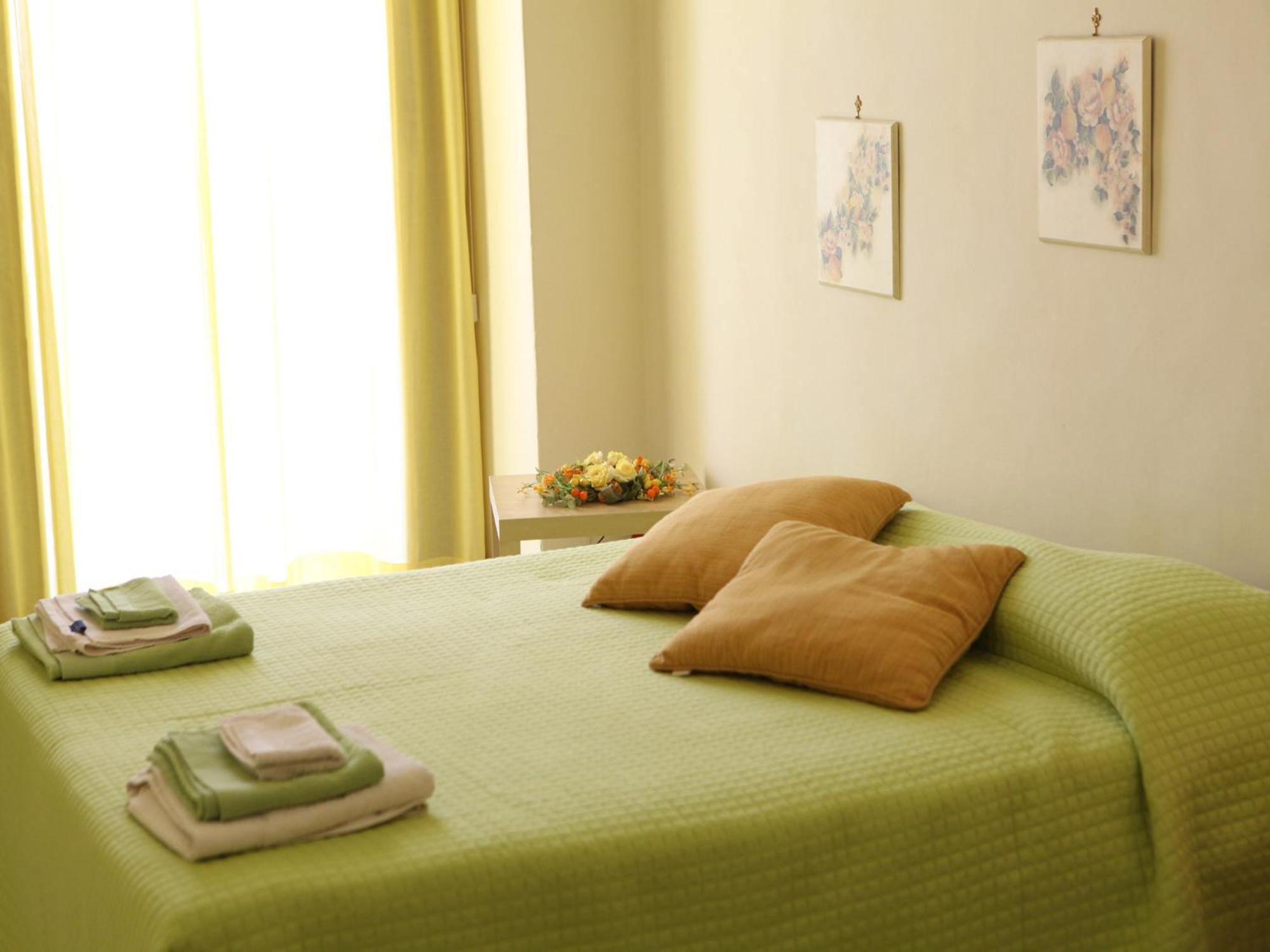 Il Giardino Di Tonia - Oplontis Guest House - Bed & Garden - 토레 안눈치아타 객실 사진